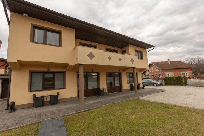 Hotel Pansion San à Bihać Extérieur photo